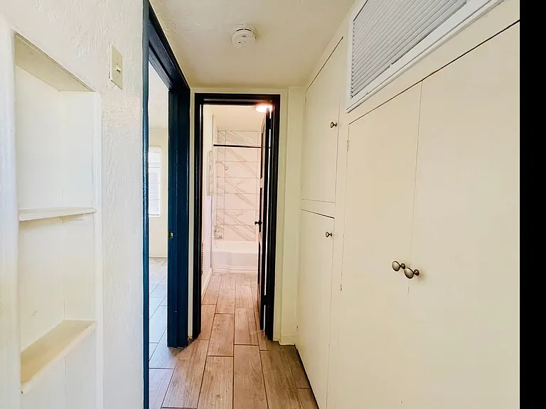 1 Bedroom Cottage Style Homes! — Photo 12