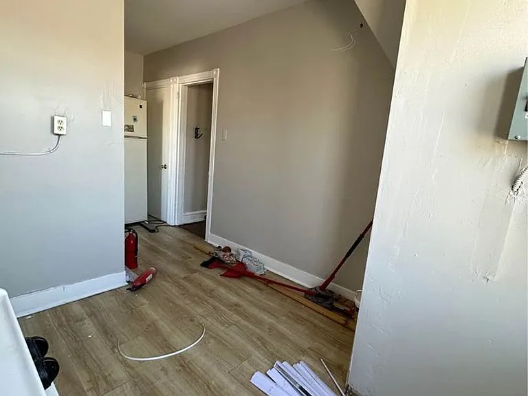 111 E Wyoming Ave — Photo 12