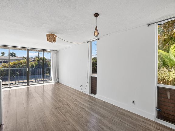 5th image of 1531 SE 15th Street #8