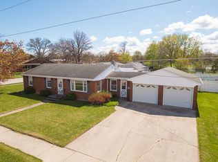 1013 Schwartz St, Green Bay, WI 54302