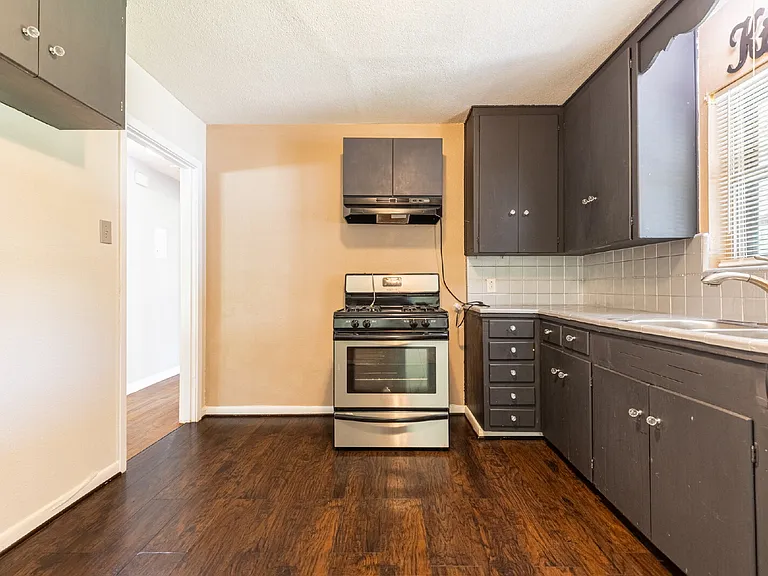 422 Sandalwood Ln — Photo 12