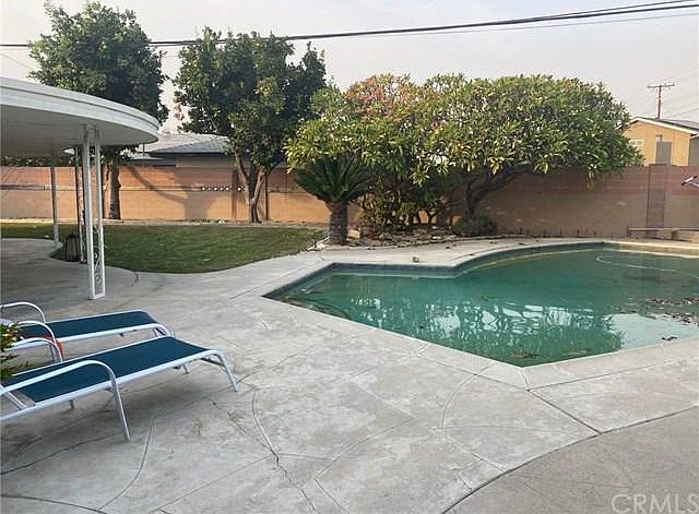 2nd image of 6851 Amy Ave