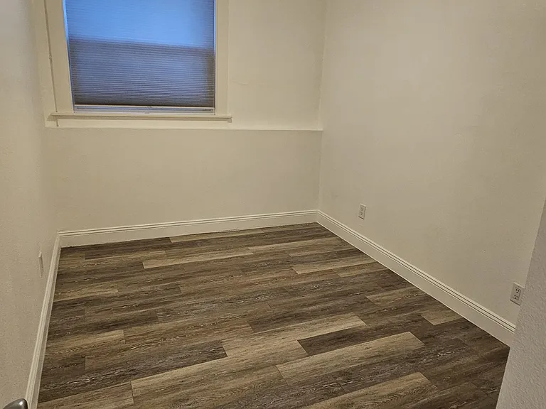 1400 Lakeshore Ave #10 — Photo 13