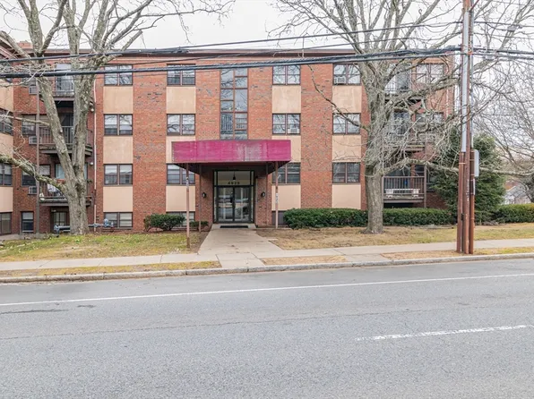 4925 Washington St APT 202, West Roxbury, MA 02132