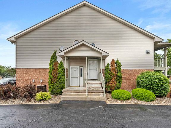 4th image of 9810 Parkway Dr