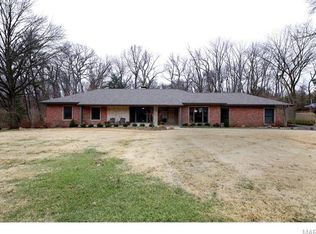 3 Ladue Mnr, Saint Louis, MO 63124