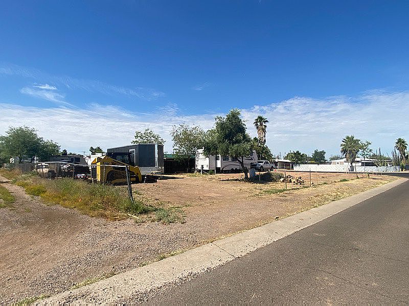 2nd image of 1219 S Desert View Pl