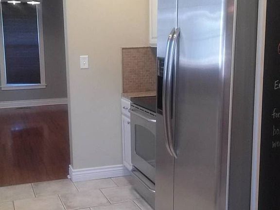 5th image of 1007 Bonnie Brae St
