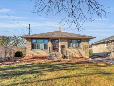 8998 Boxwood Cir, Brooklyn, OH, 44144