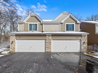 52 Cambridge Ave, Streamwood, IL 60107