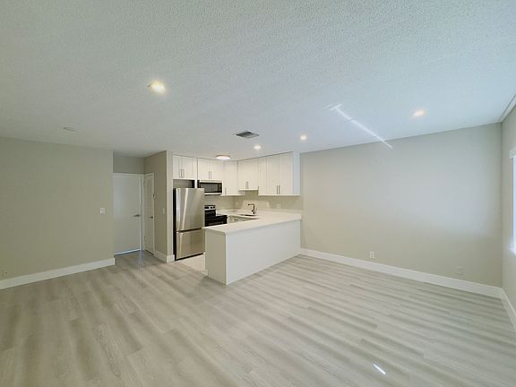 2nd image of 1903 SW 3rd Ave #6