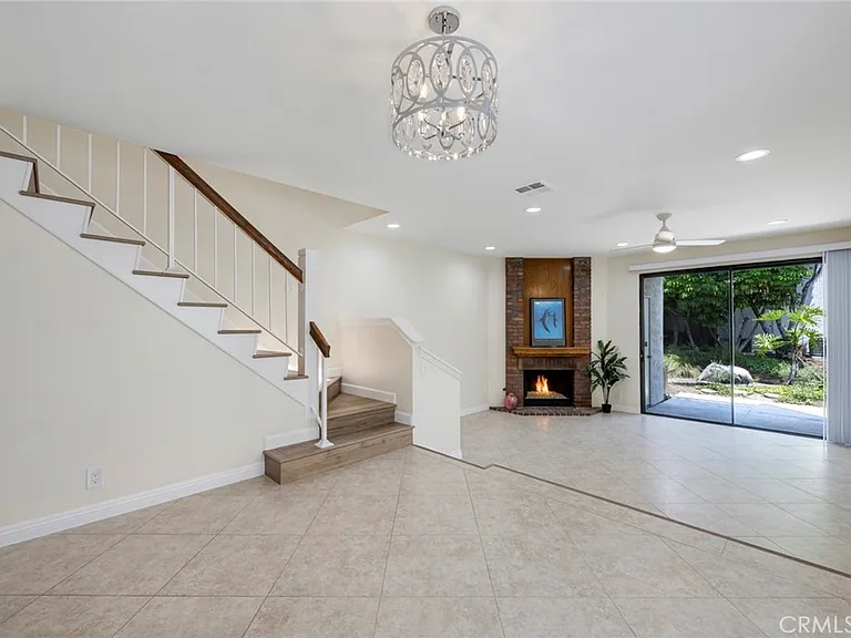 319 Molokai Dr — Photo 4