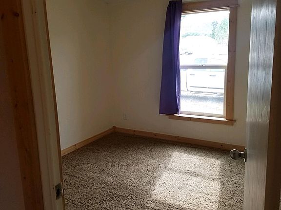 5th image of 392 N Main St #19