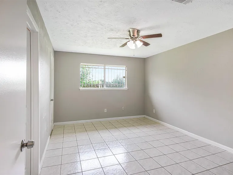 11710 Old Telegraph Rd — Photo 18