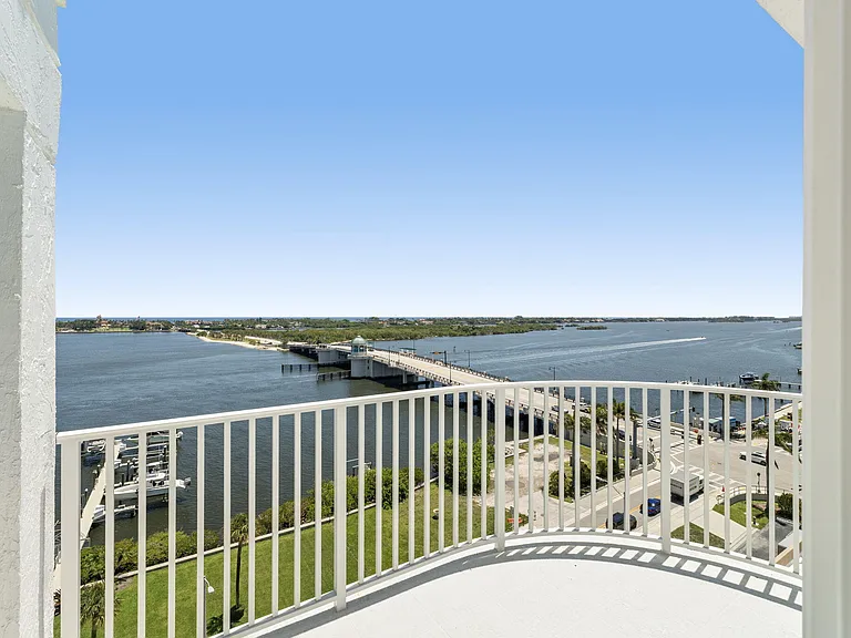 3901 S Flagler Dr #1002 — Photo 34