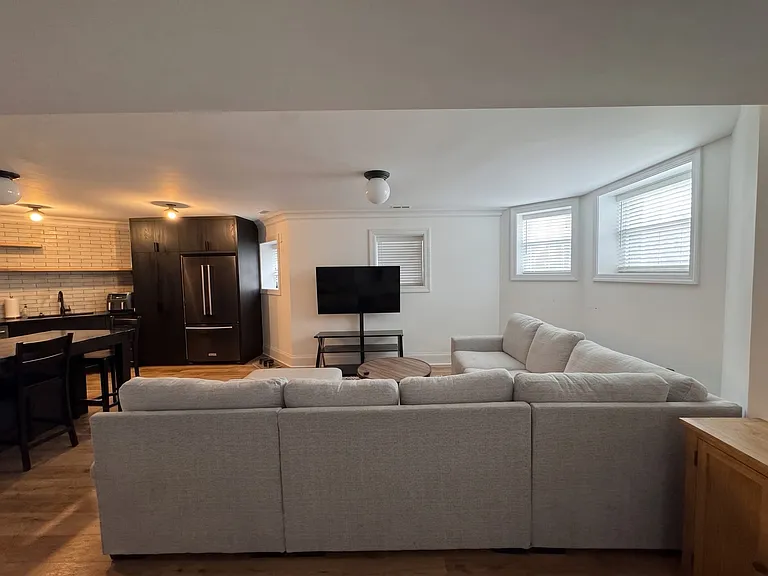 834 W Waveland Ave — Photo 9