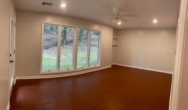 1424 Dartmouth Rd — Photo 9