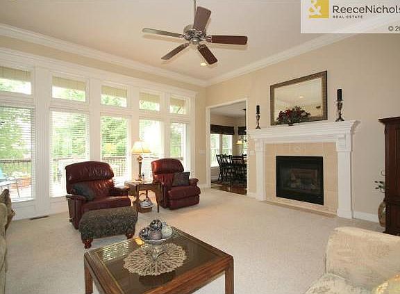 3rd image of 2508 NE Prairie Falcon Dr