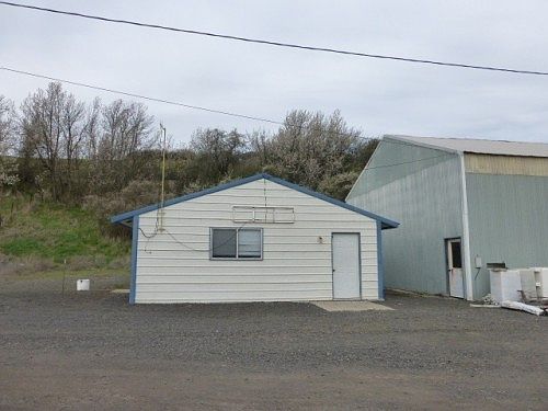 2nd image of 600 S Reiger Ave