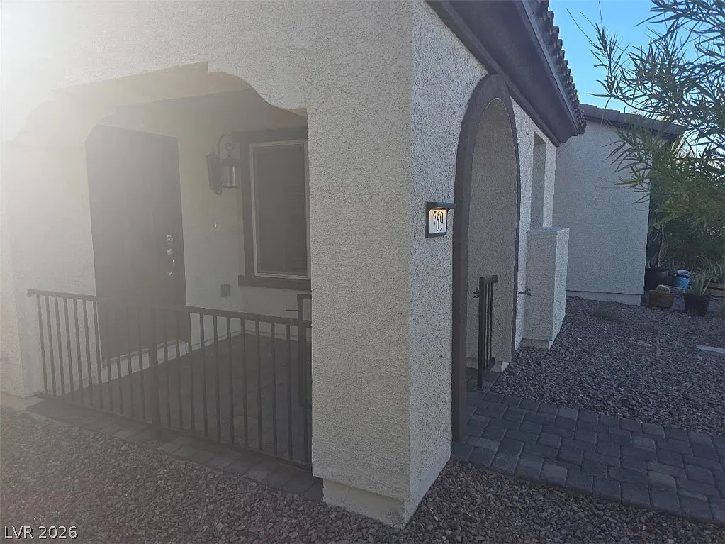 3 bed, 2.5 bath, 1509 sqft, $1,900 — Photo 2
