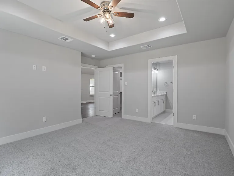 2327 Harding St — Photo 5