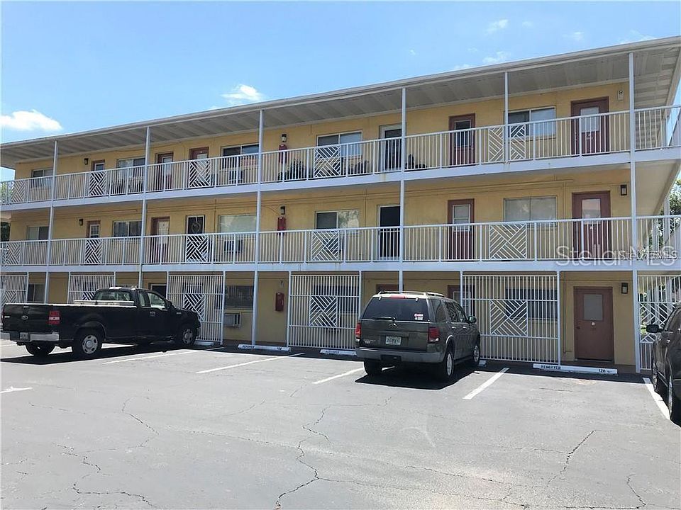 1st image of 320 Lakeview St APT 121