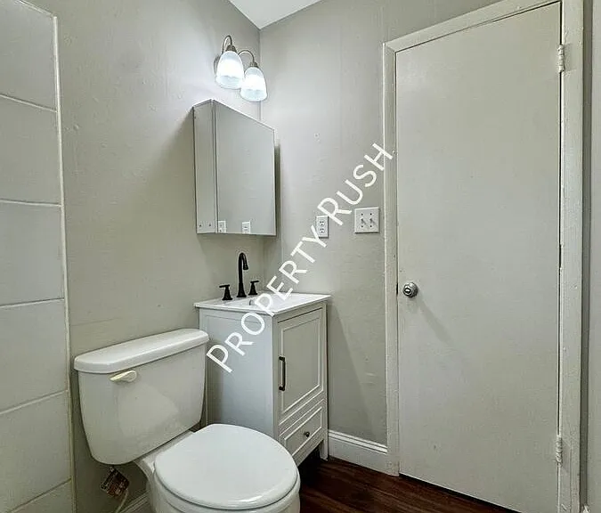 6303 Walden Ave #B — Photo 13