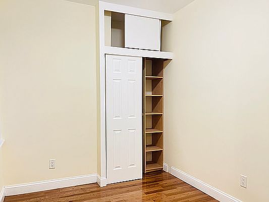 5th image of 3735 Crescent St APT 34