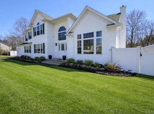 180 Country Road, Medford, NY 11763