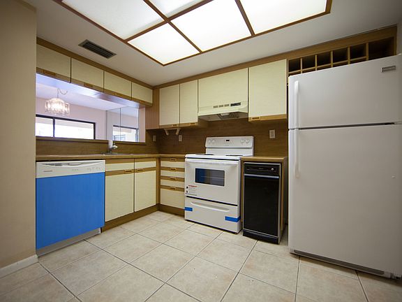 Kitchen (New Appliances)