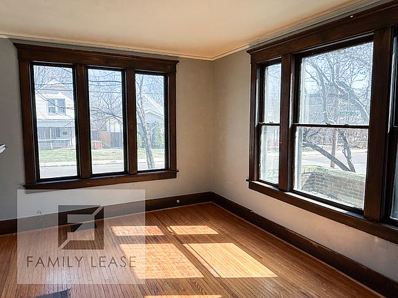 5th image of 731 E Lasalle St
