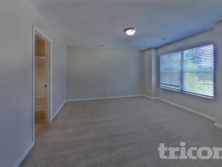 2046 Aragon Ln — Photo 9