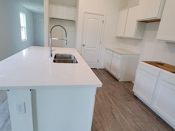 4th image of 2908 DUCK HOLLOW Lane