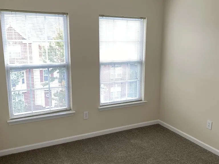 10020 Kings Parade Blvd — Photo 29