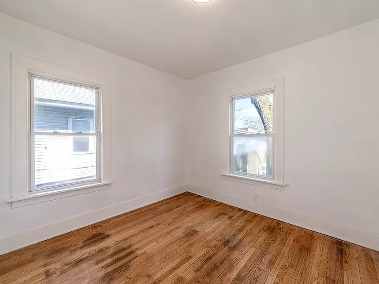 553 Highland St — Photo 25