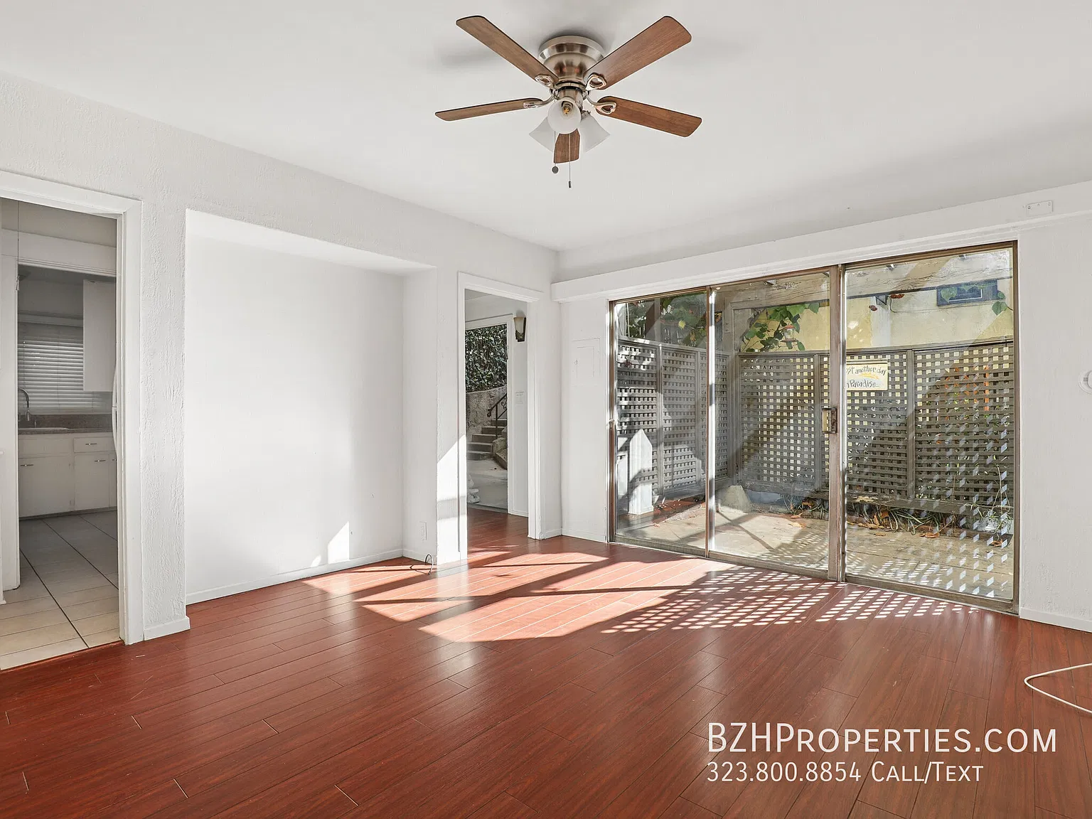 2 Bedroom in Hollywood Hills with Private Patio — Photo 4