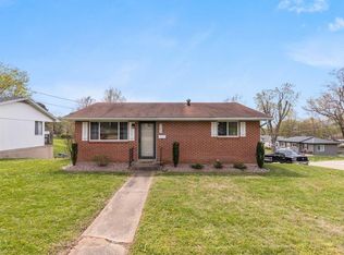 903 Old Cape Rd, Jackson, MO 63755