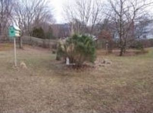 37 Liso Dr, Mount Sinai, NY 11766