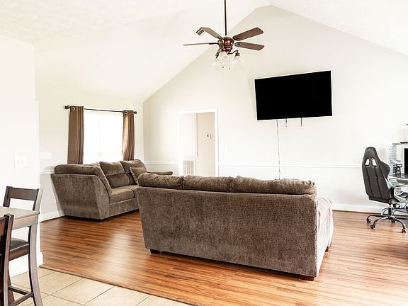 5th image of 615 Lee Road 2087