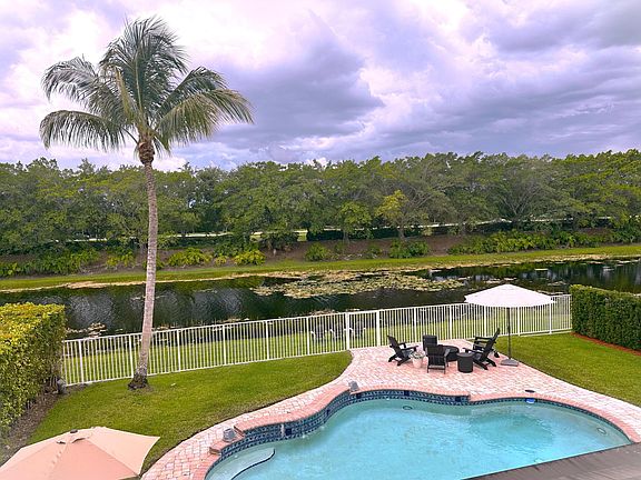 2nd image of 4299 Laurel Ridge Circle