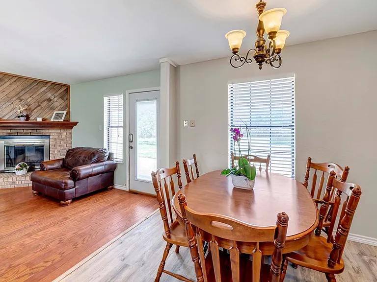 10803 E County Road 104 — Photo 6