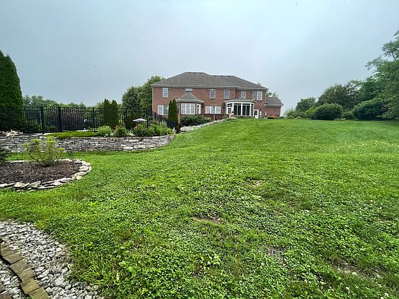 3rd image of 129 Stirling Ln