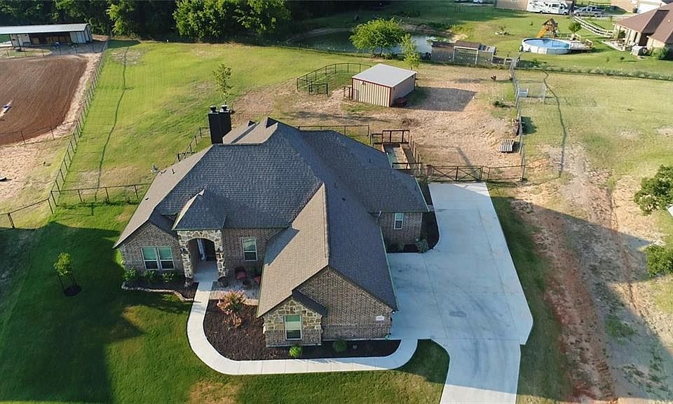 1st image of 123 Lavender Ln