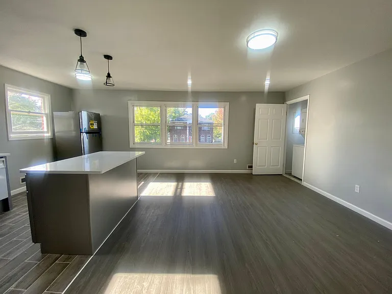 256 Hillcrest St #2F — Photo 4