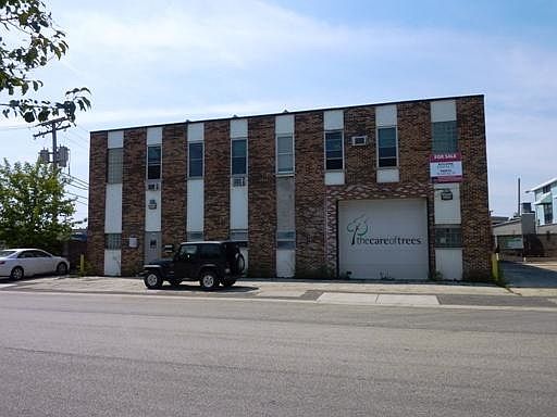 2nd image of 3940 Willow St