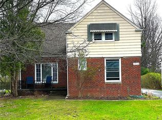 2071 Wrenford Rd, South Euclid, OH 44121