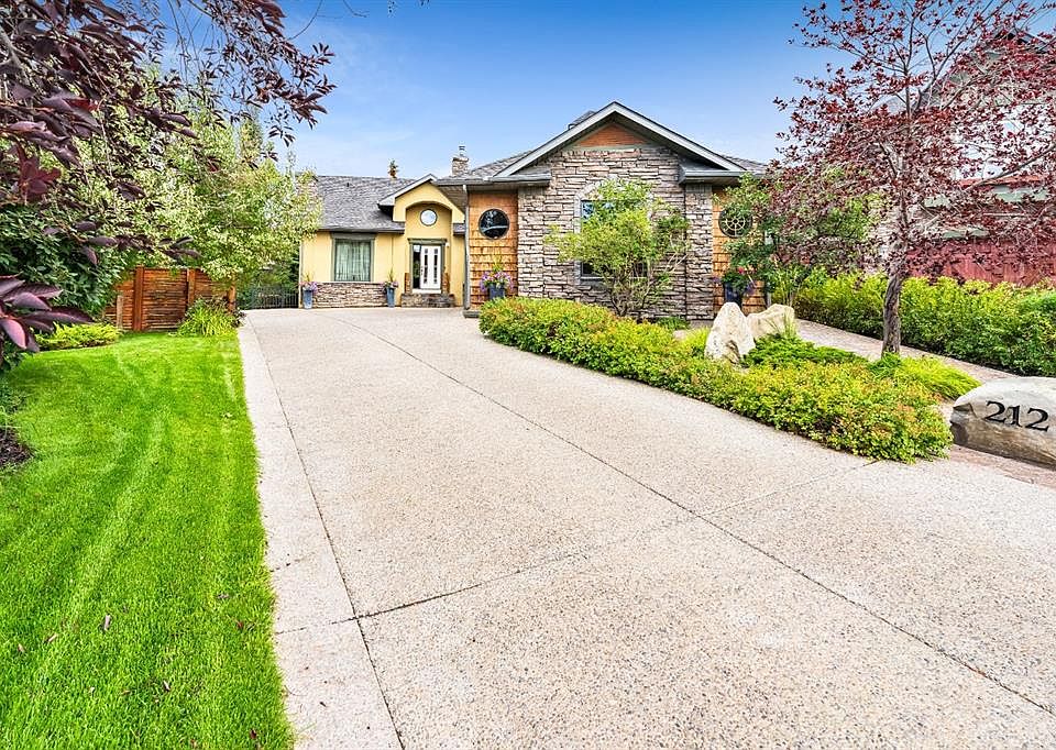 1st image of 212 S Aspen Meadows Pl SW