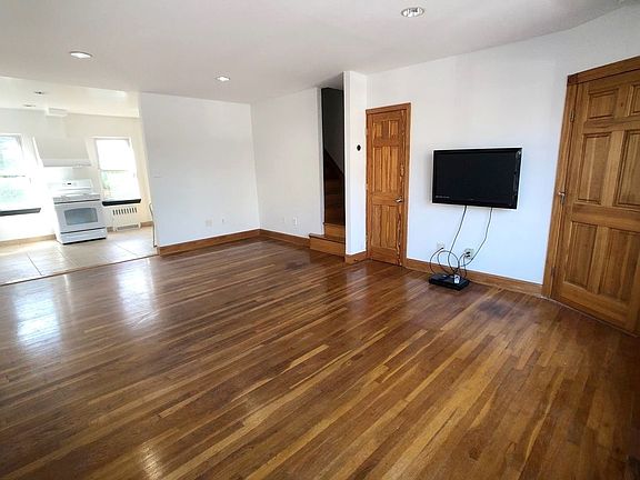 5th image of 20-36 33rd St #1F