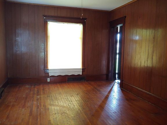 4th image of 121 N Illinois Ave