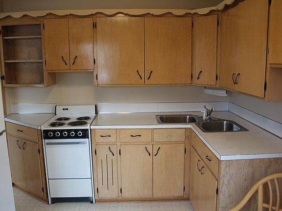 3rd image of 1220 1st Ave N